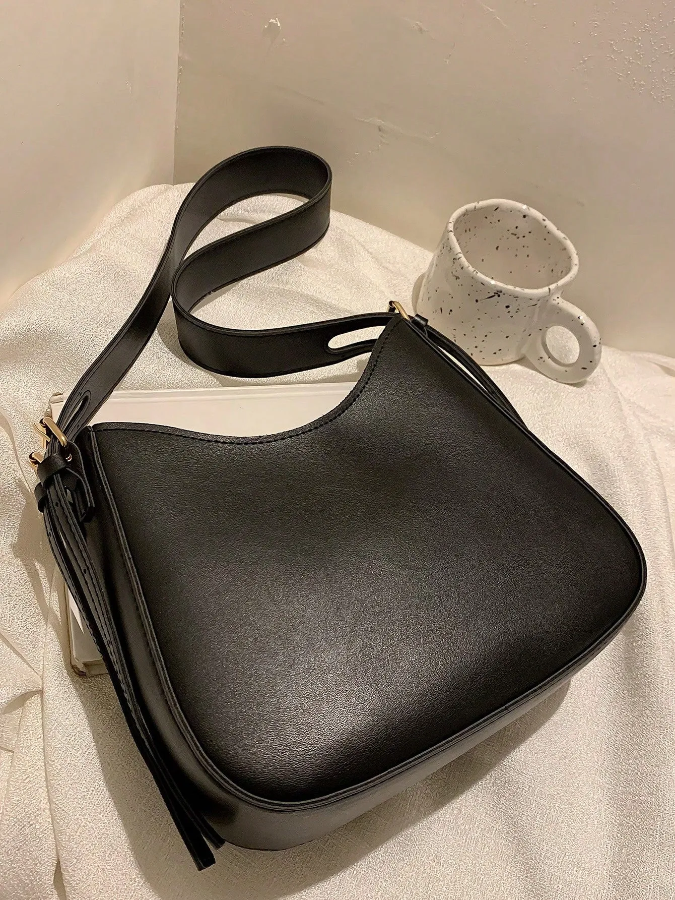 1pc Black Simple Shoulder Bag