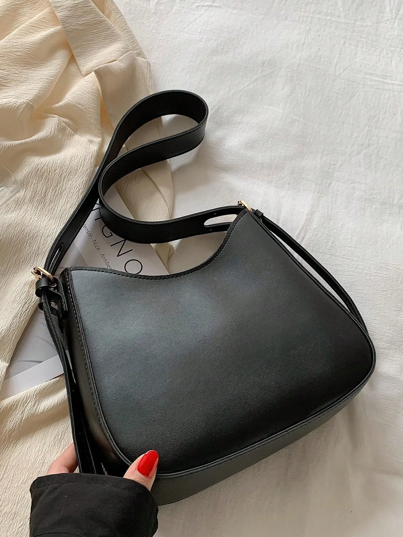 1pc Black Simple Shoulder Bag