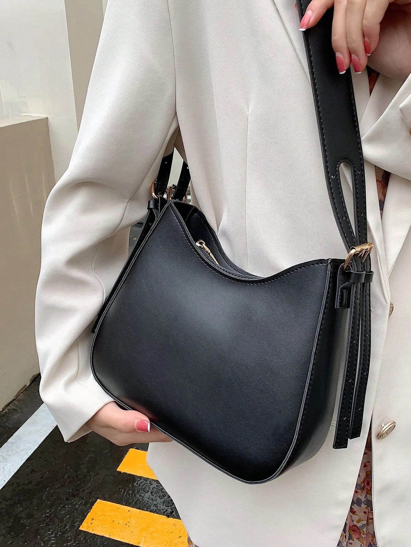 1pc Black Simple Shoulder Bag