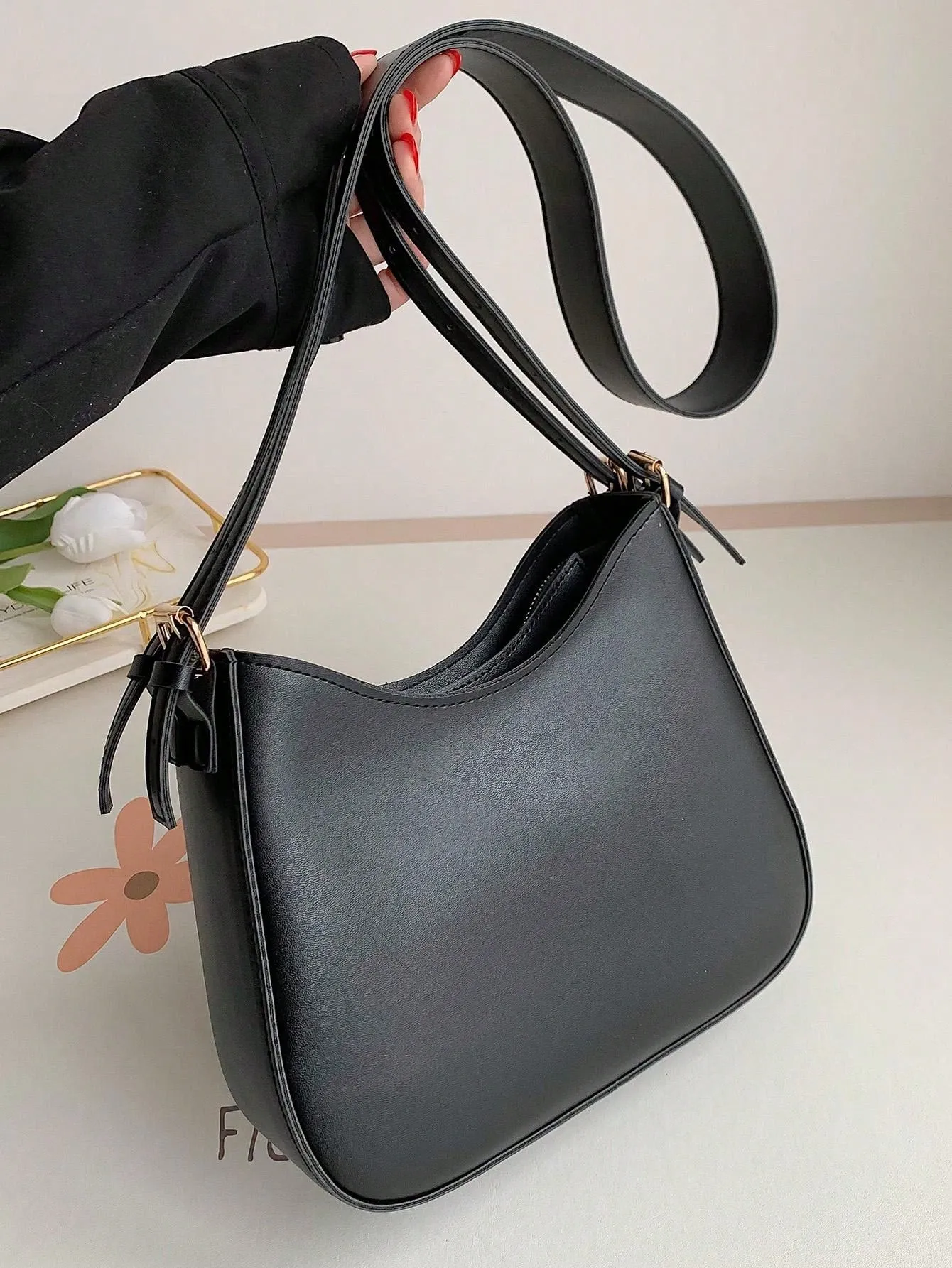 1pc Black Simple Shoulder Bag
