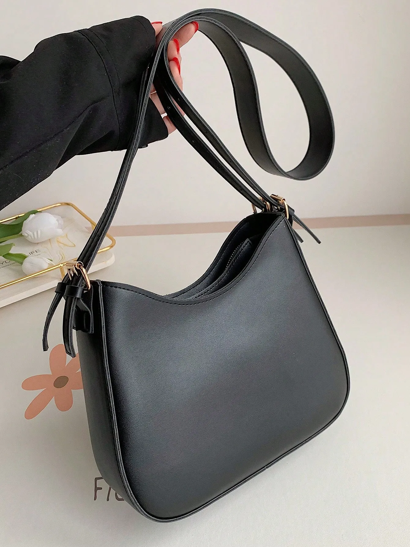 1pc Black Simple Shoulder Bag
