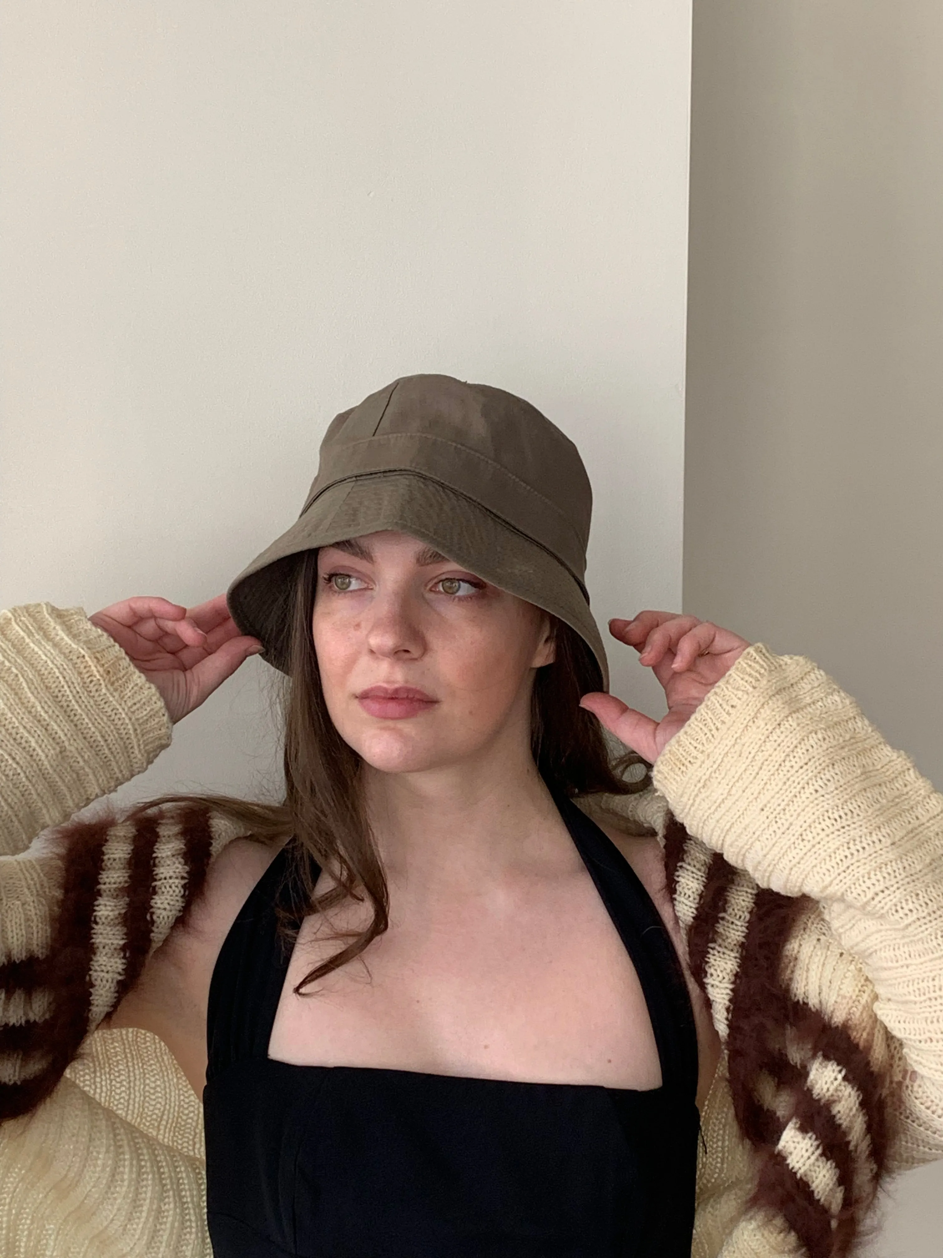 2000s bucket hat