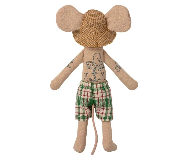 Beach Mouse, Dad