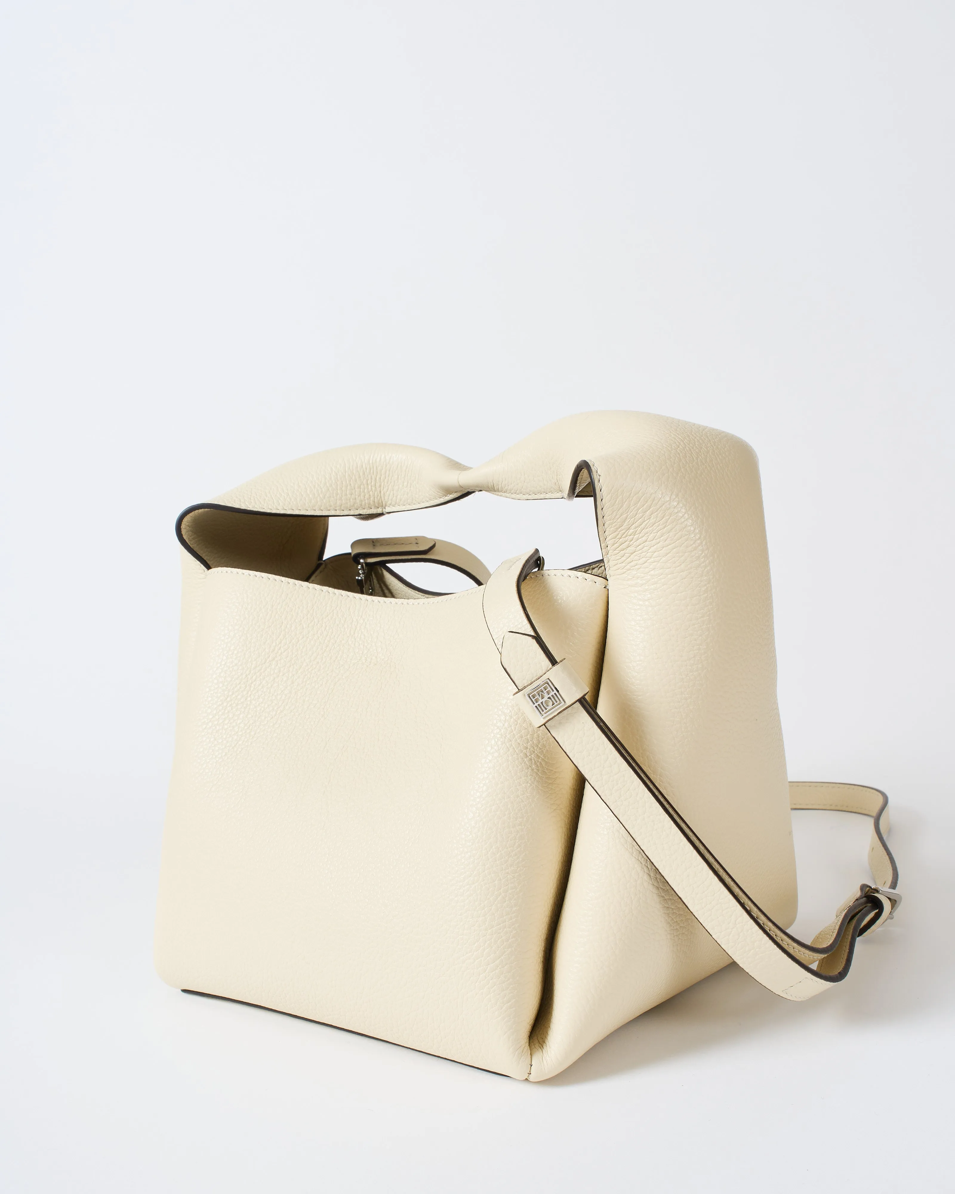 bucket bag