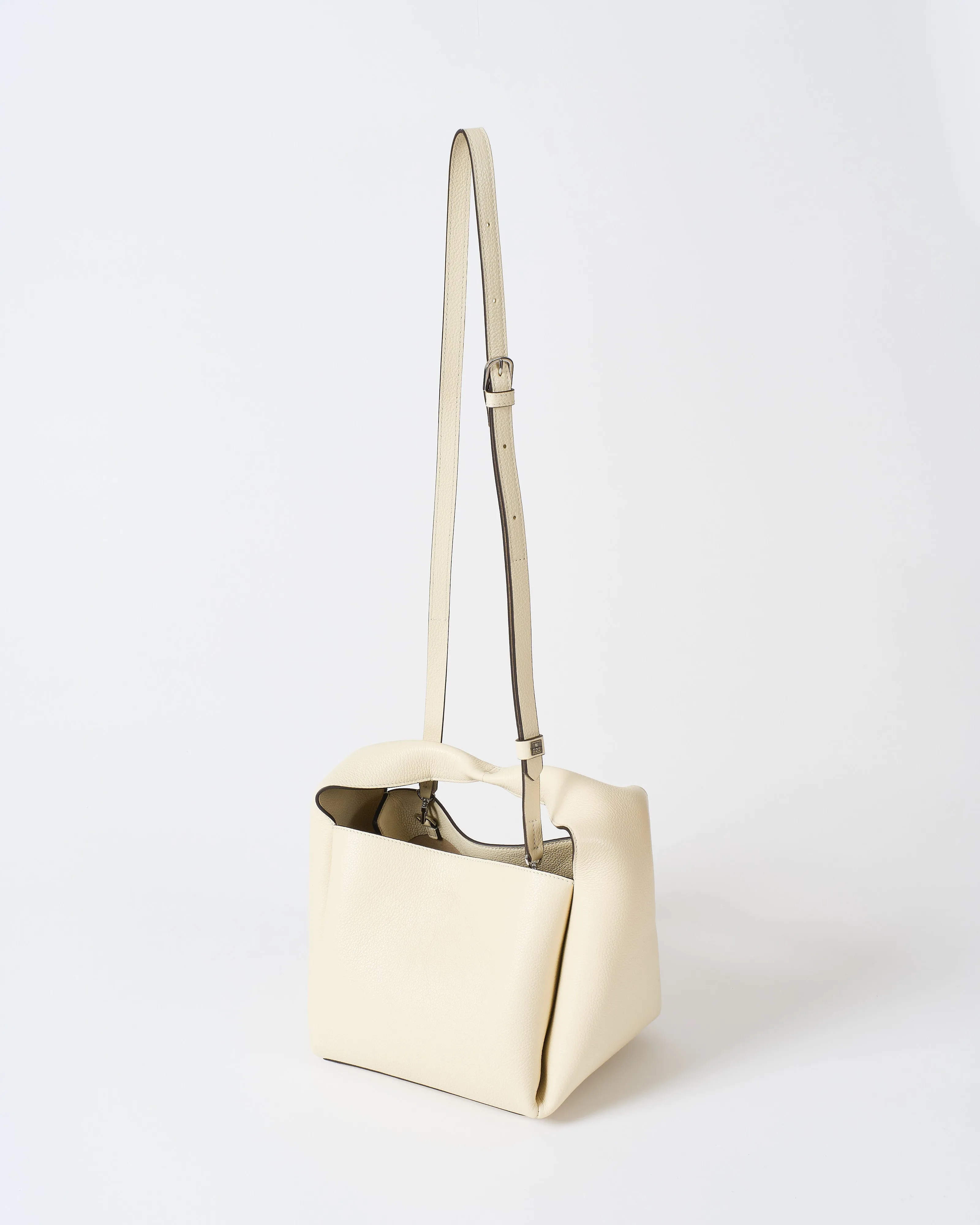 bucket bag