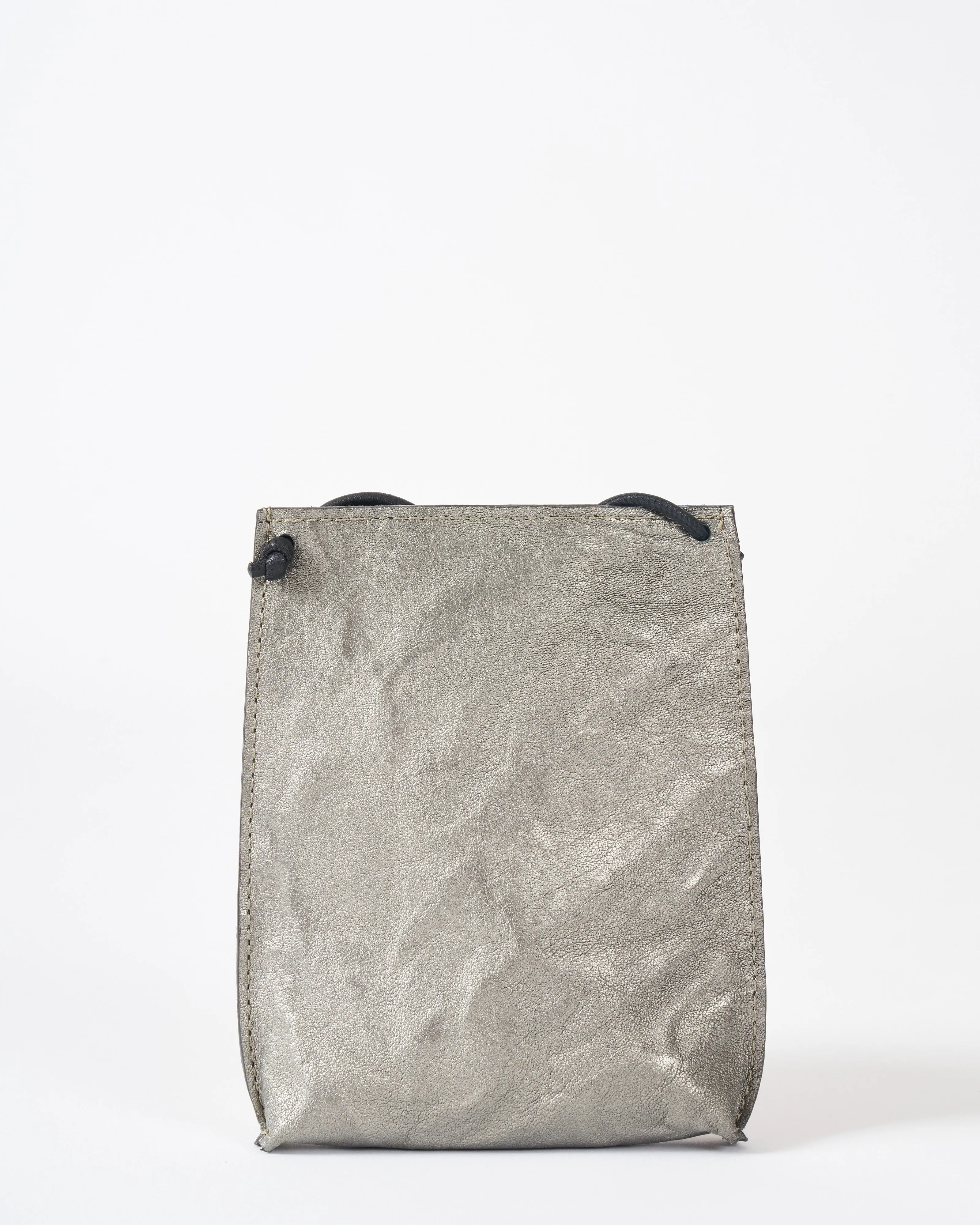 cell pouch - gunmetal rumpled sheep