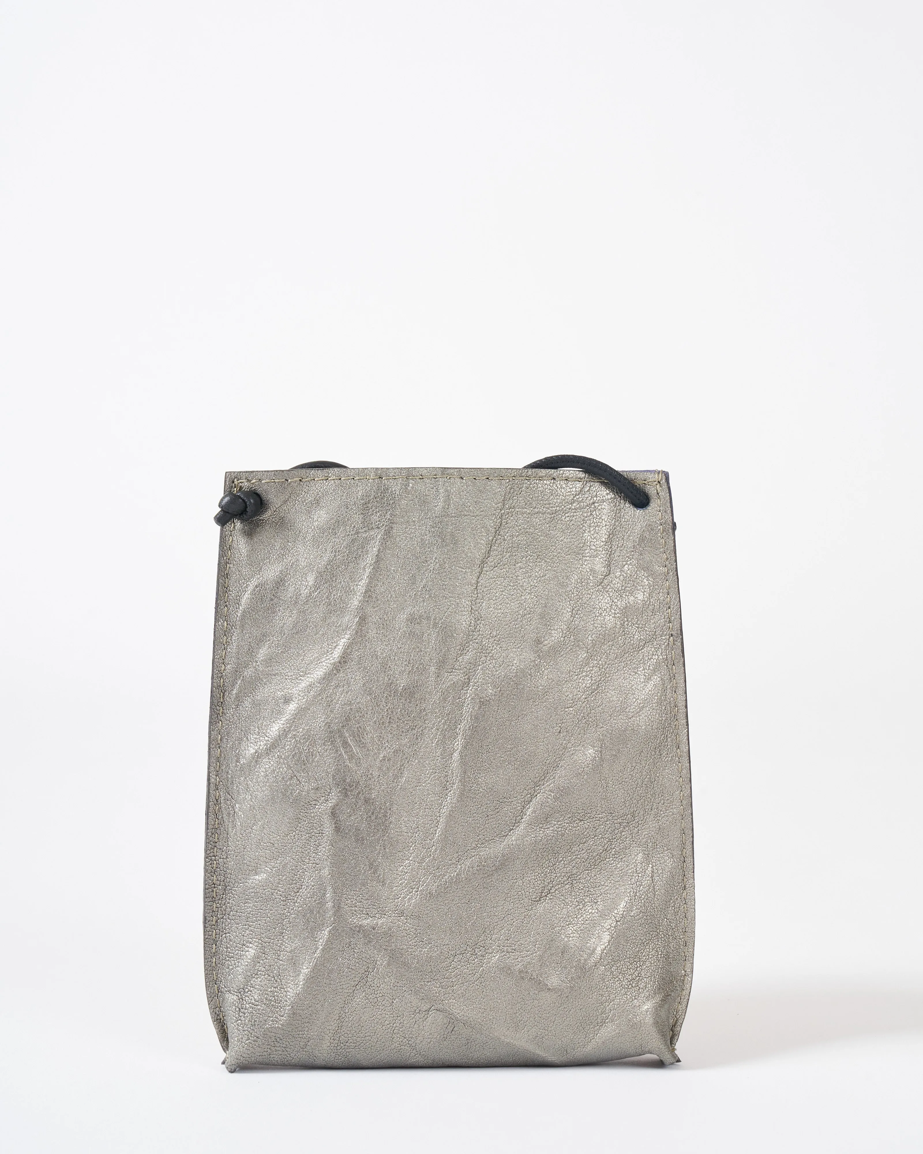 cell pouch - gunmetal rumpled sheep