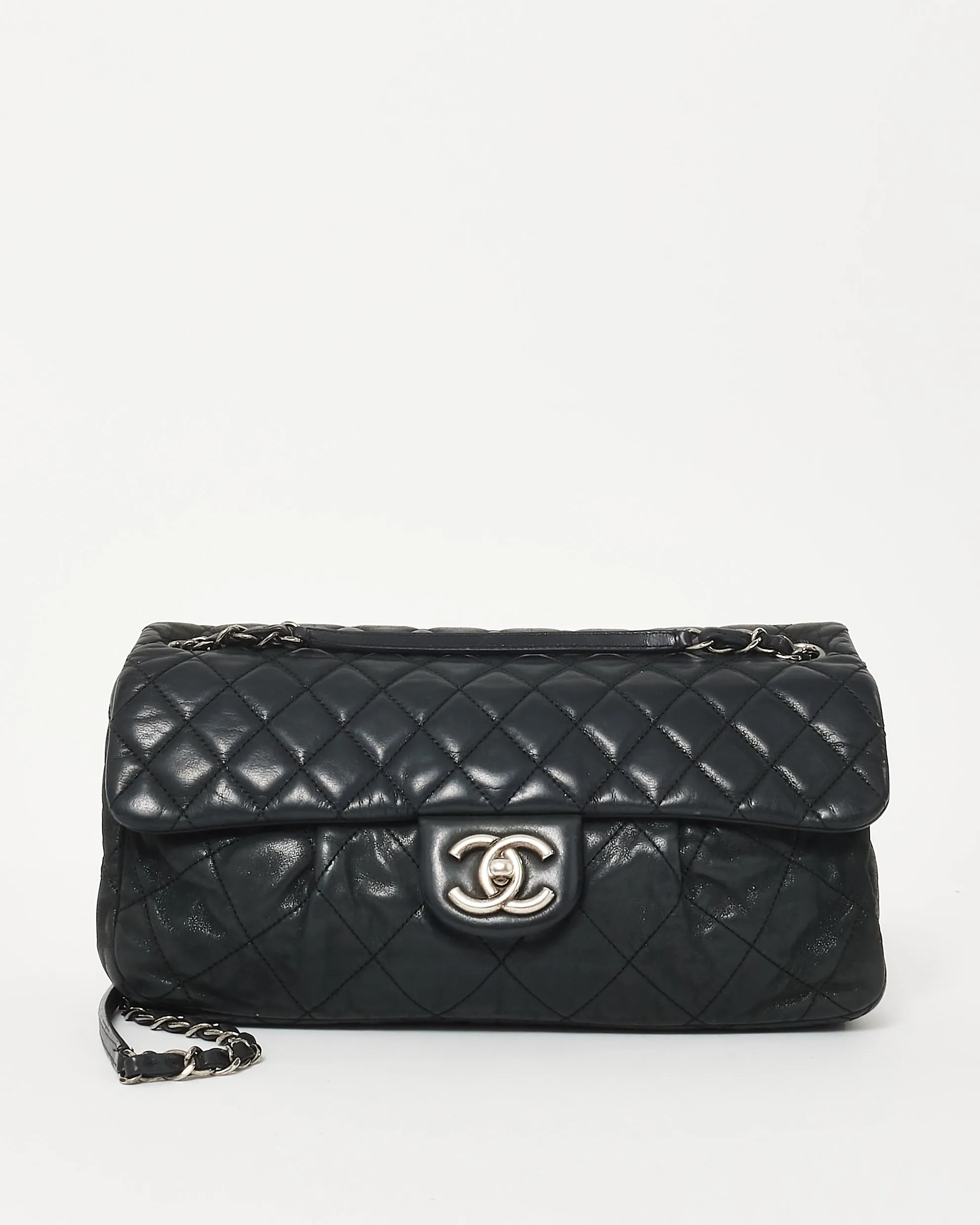 Chanel Black Iridescent Lambskin Chic Quilt Flap Bag