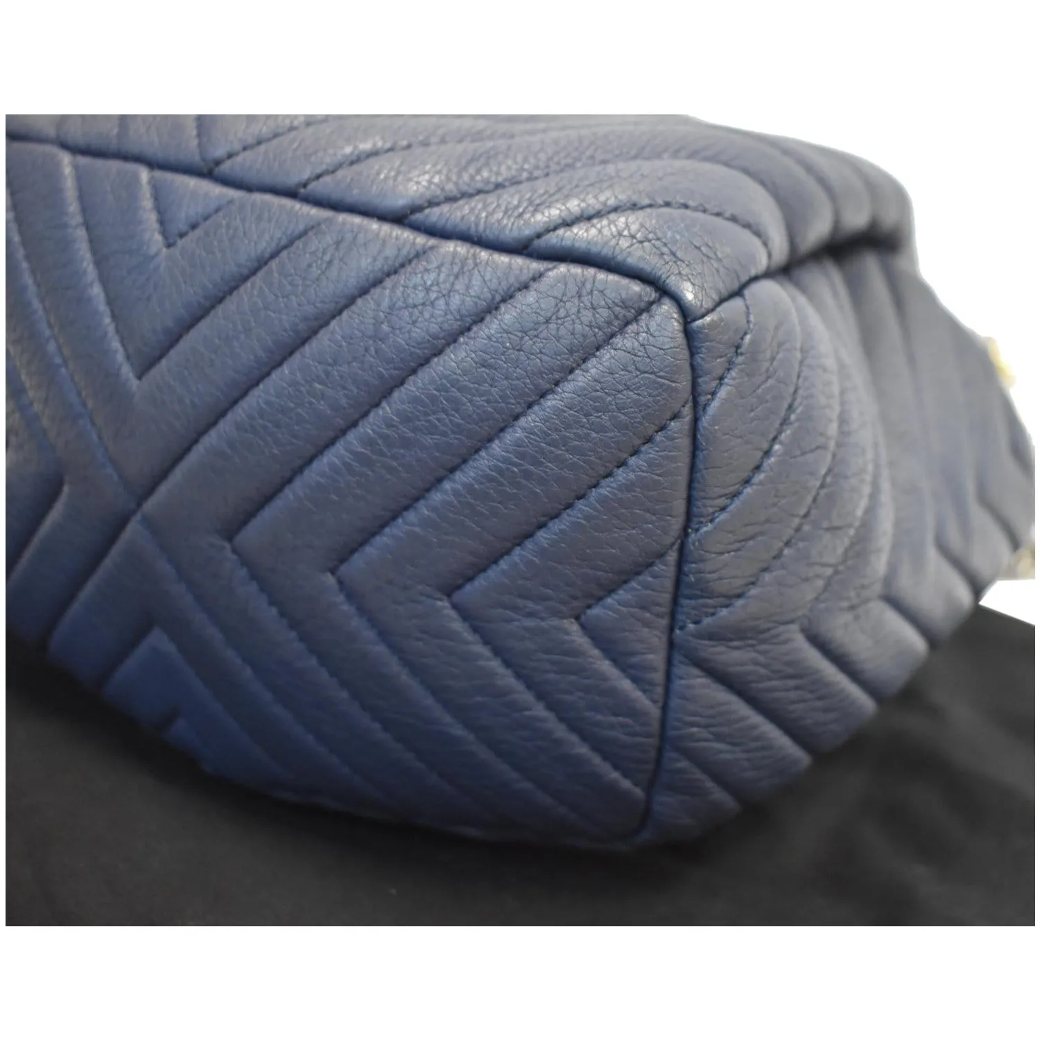 CHANEL Chevron Small CC Chain Bucket Deerskin Drawstring Shoulder Bag Blue
