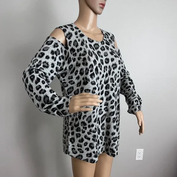 Charter Club Cold Shoulder Cashmere Sweater size L