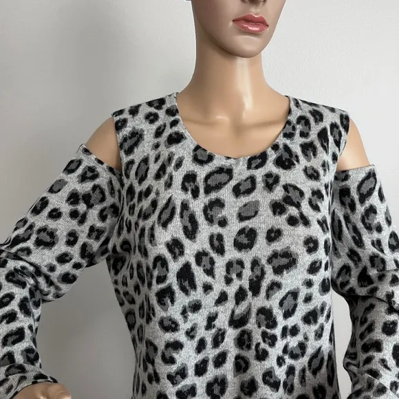 Charter Club Cold Shoulder Cashmere Sweater size L
