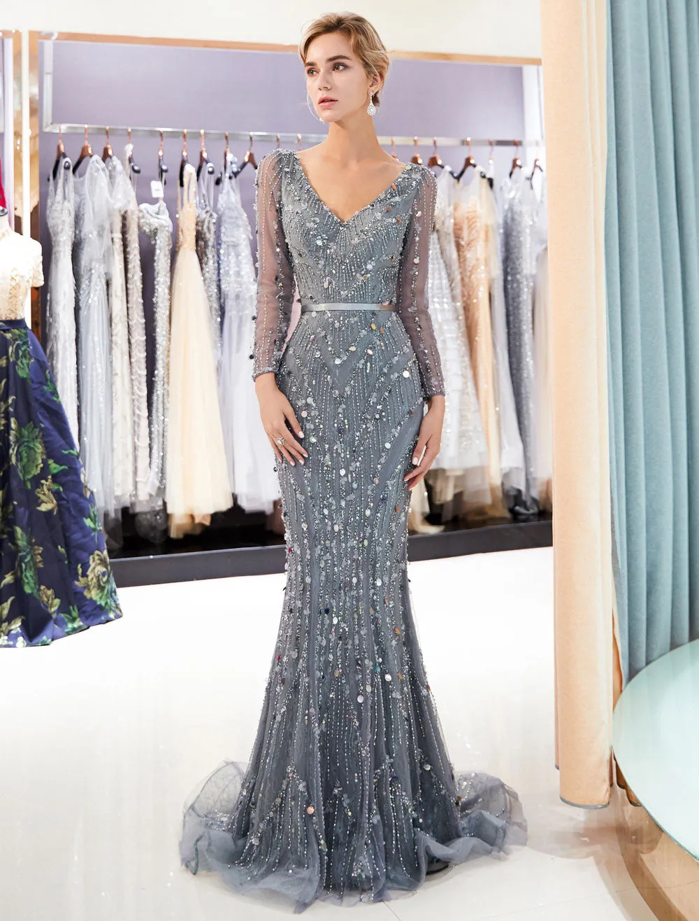 Classic Mother Of The Groom Dresses Grey Long Sleeve Luxury Beading V Neck Sash Formal Gowns With Train