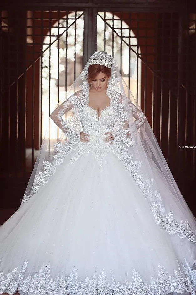 Classic White Lace Ball Gown Wedding Dress Popular Sweep Train Long Sleeves Bridal Gown