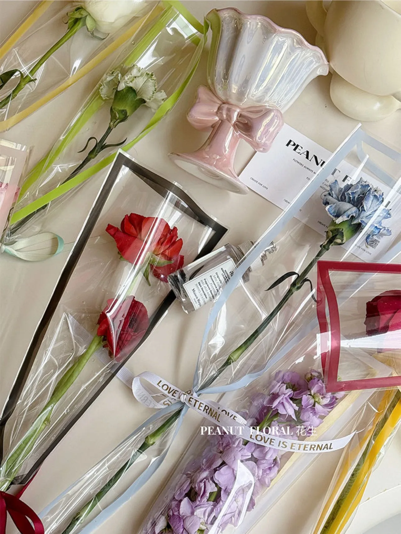 Colored Edge Transparent Flower Bag for Single Stem – Available in Red, Black, Pink, and Blue