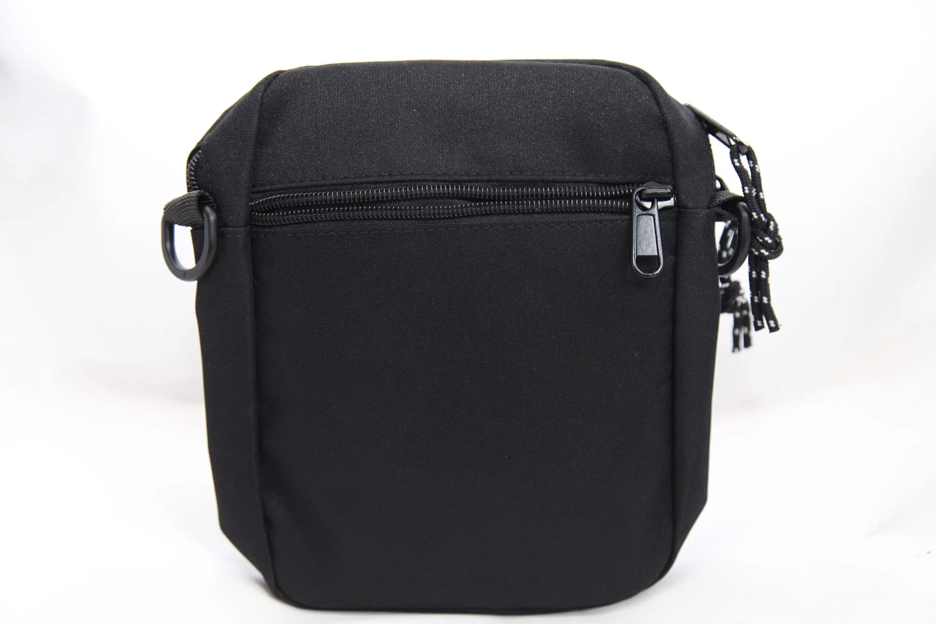 Cross body manbag