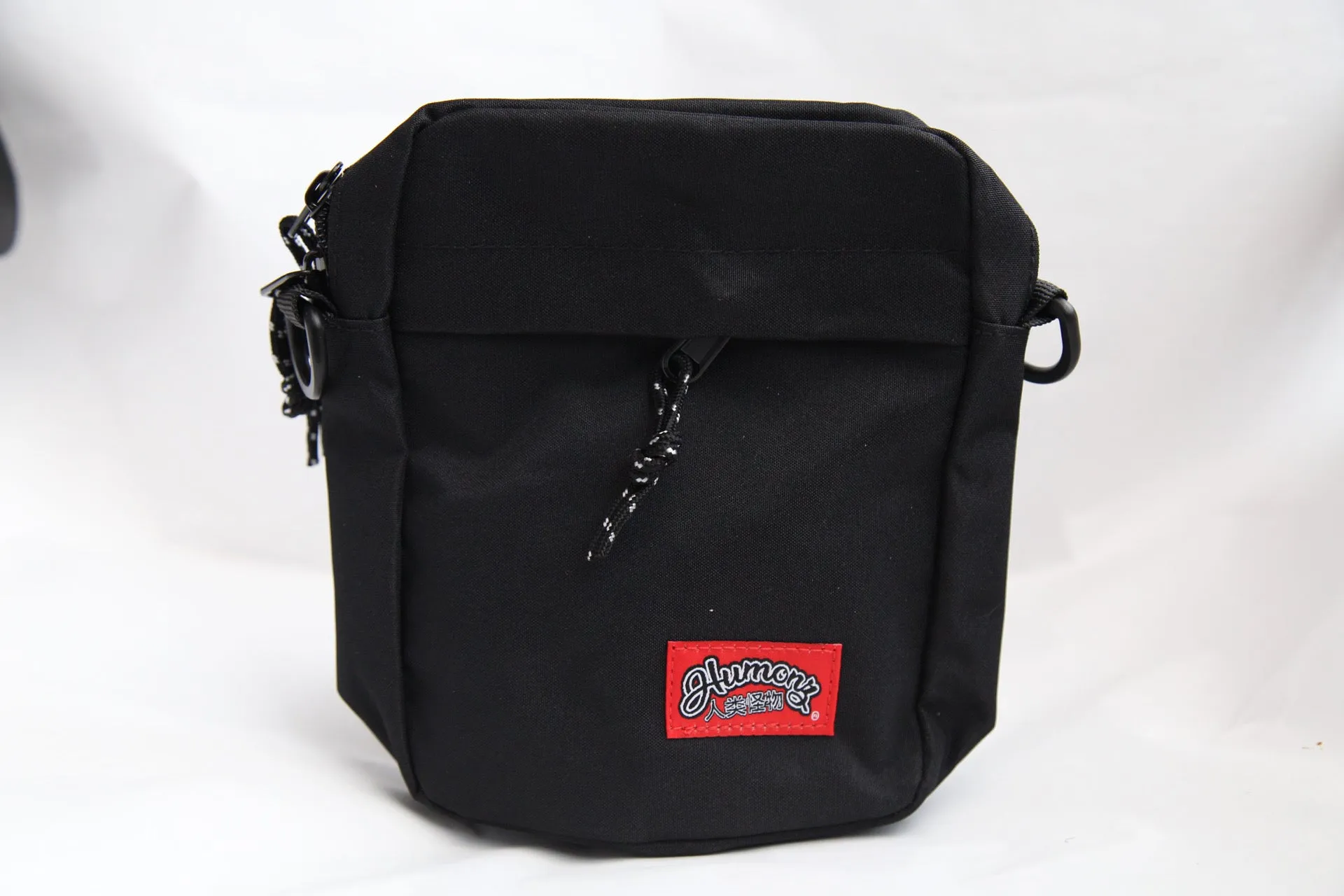 Cross body manbag