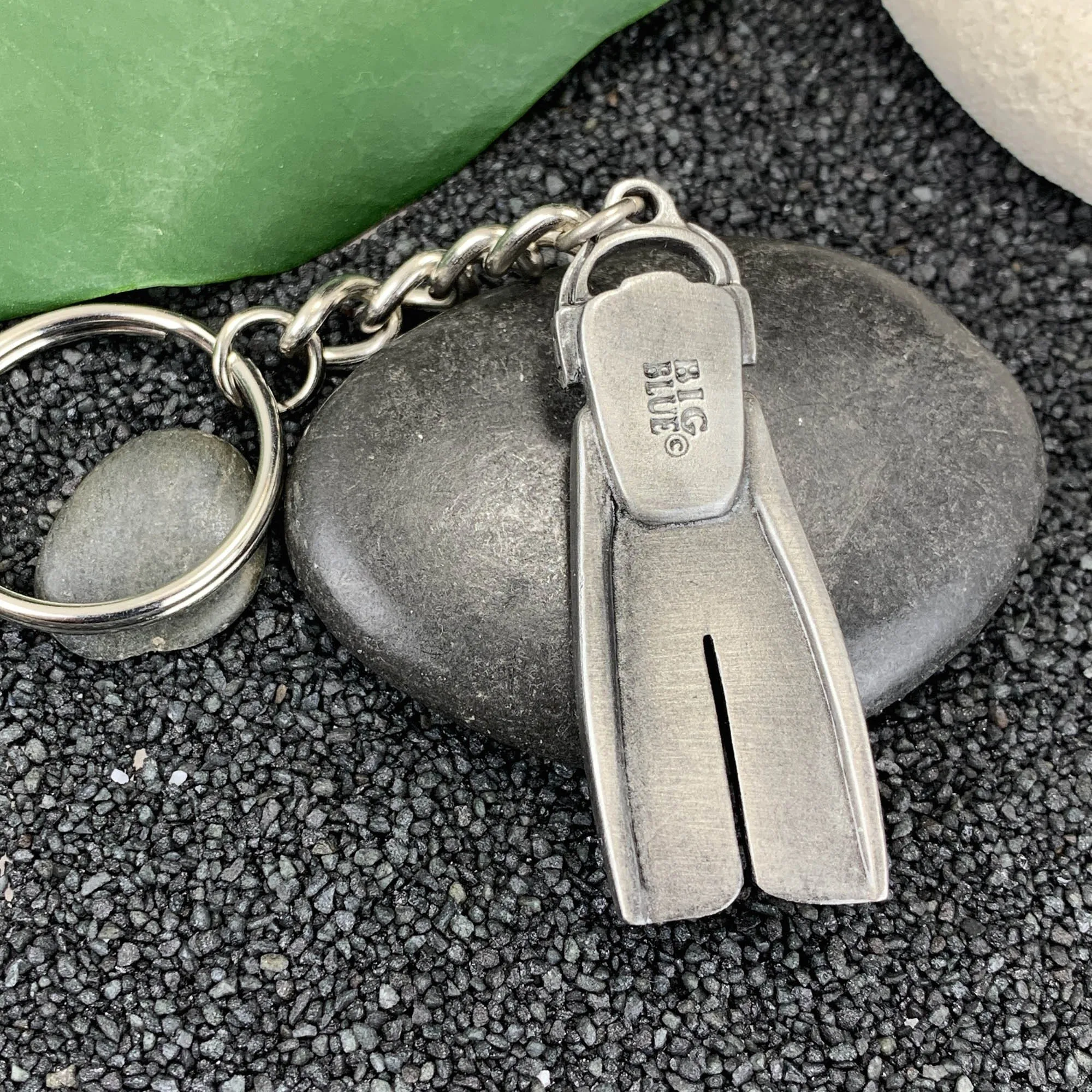 Dive Fin Keychain for Men and Women- Scuba Keychain, Dive Flipper Key Ring, Gifts for Scuba Divers, Scuba Diving Key Fob, Dive Fin Lanyard