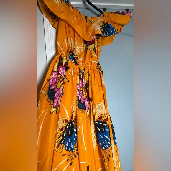 Grass-Fields Floral Off-Shoulder Midi Dress – Size 6