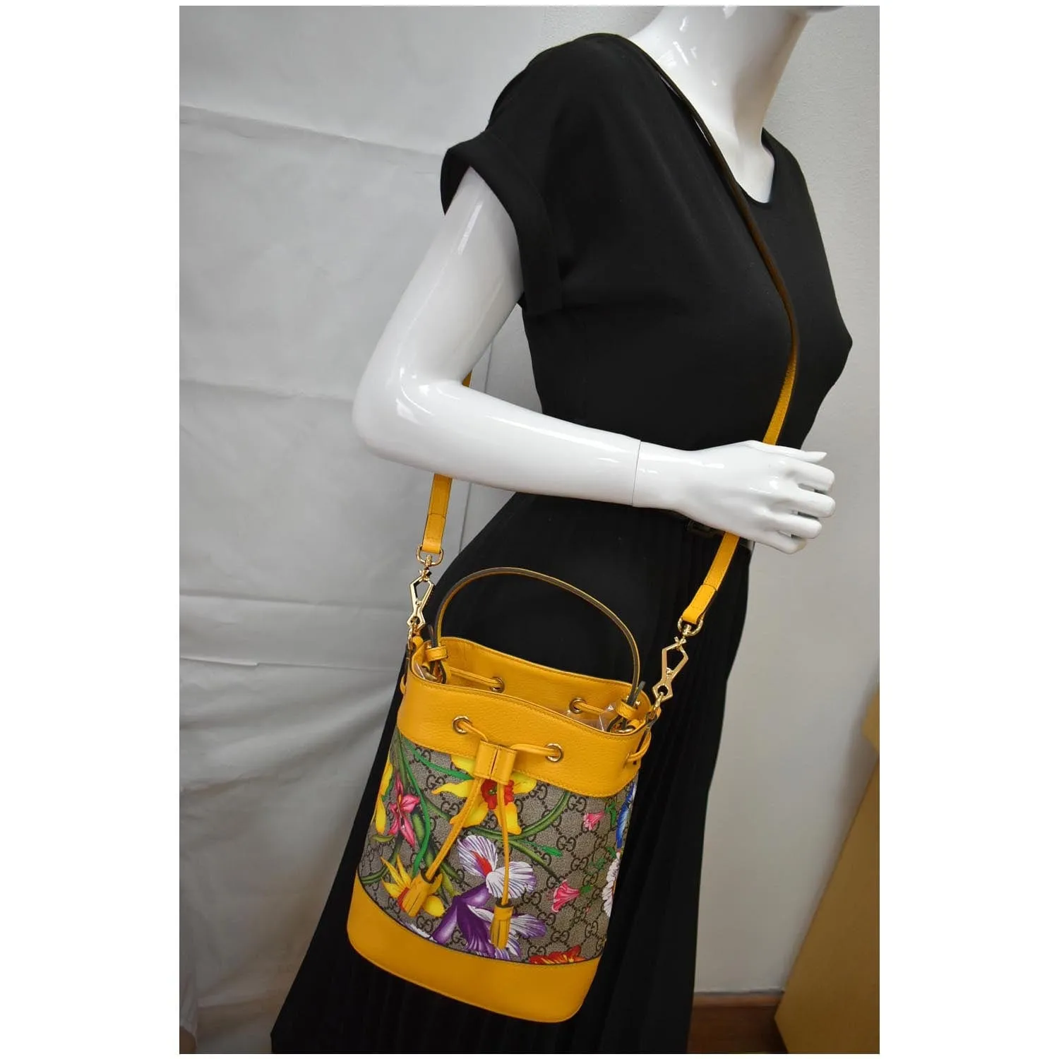 GUCCI Ophidia Flora Small GG Canvas Bucket Bag Yellow 550621