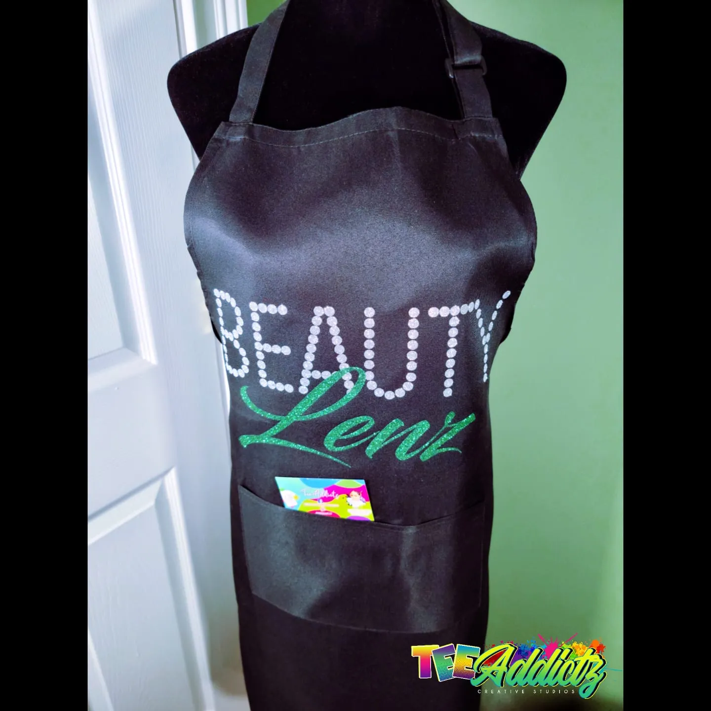 Hairstylist / Makeup Artist / Nail Tech / Barber Cape/Apron