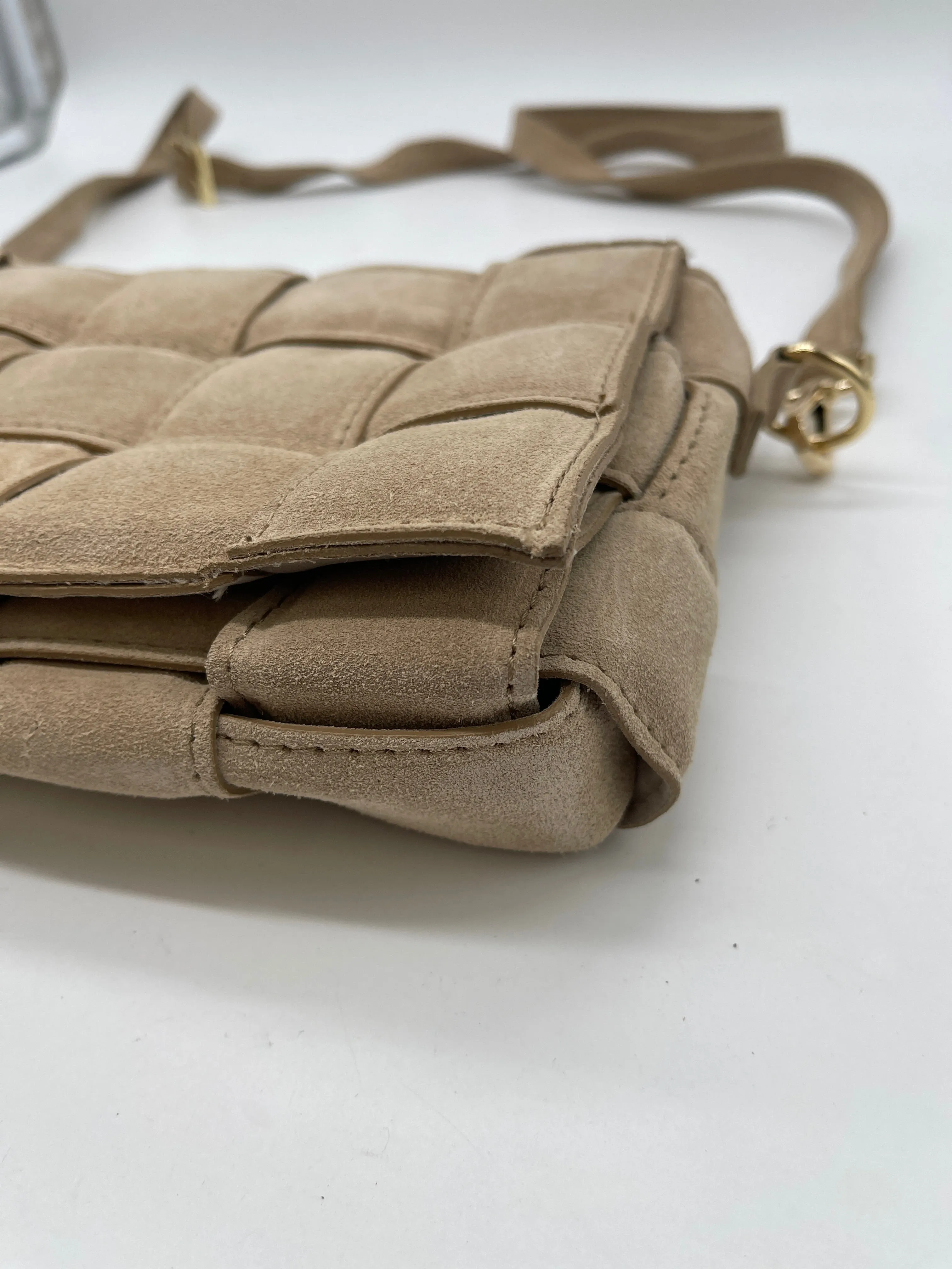 Handbag By Clothes Mentor, Size: Medium