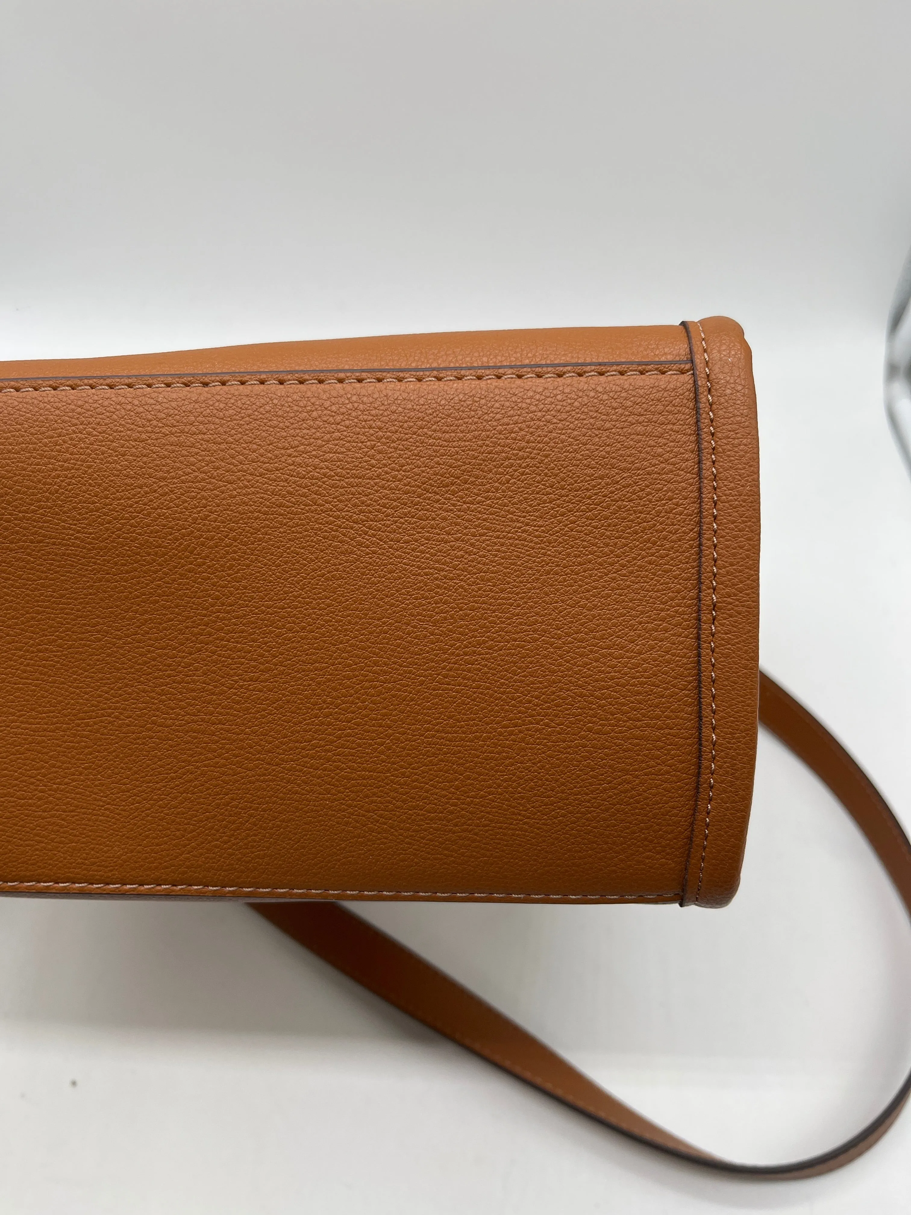 Handbag By Fossil, Size: Medium