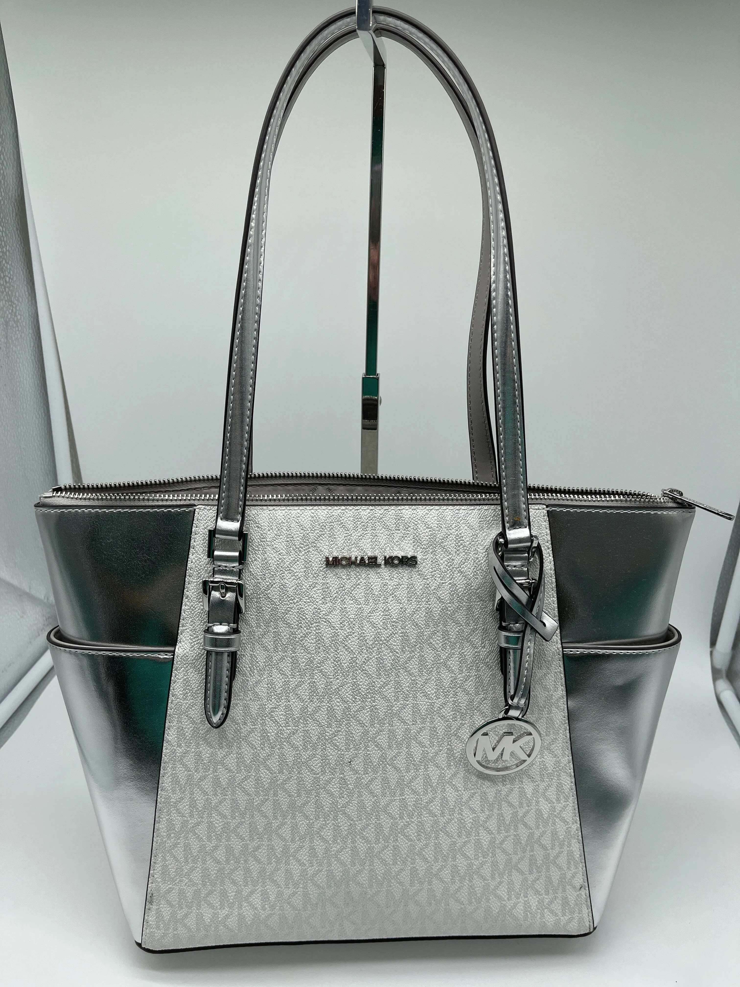 Handbag Designer By Michael Kors  Size: Medium