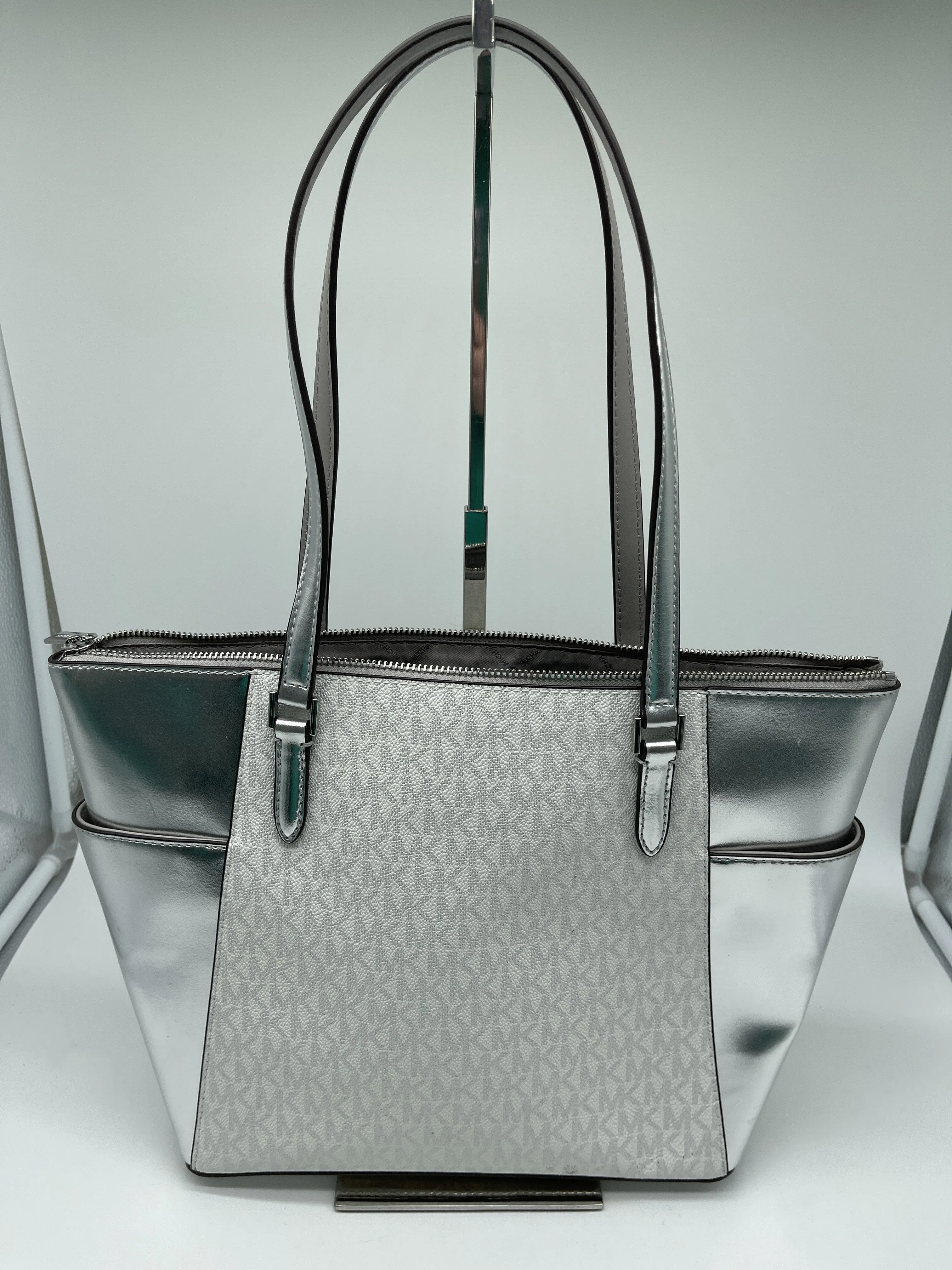Handbag Designer By Michael Kors  Size: Medium