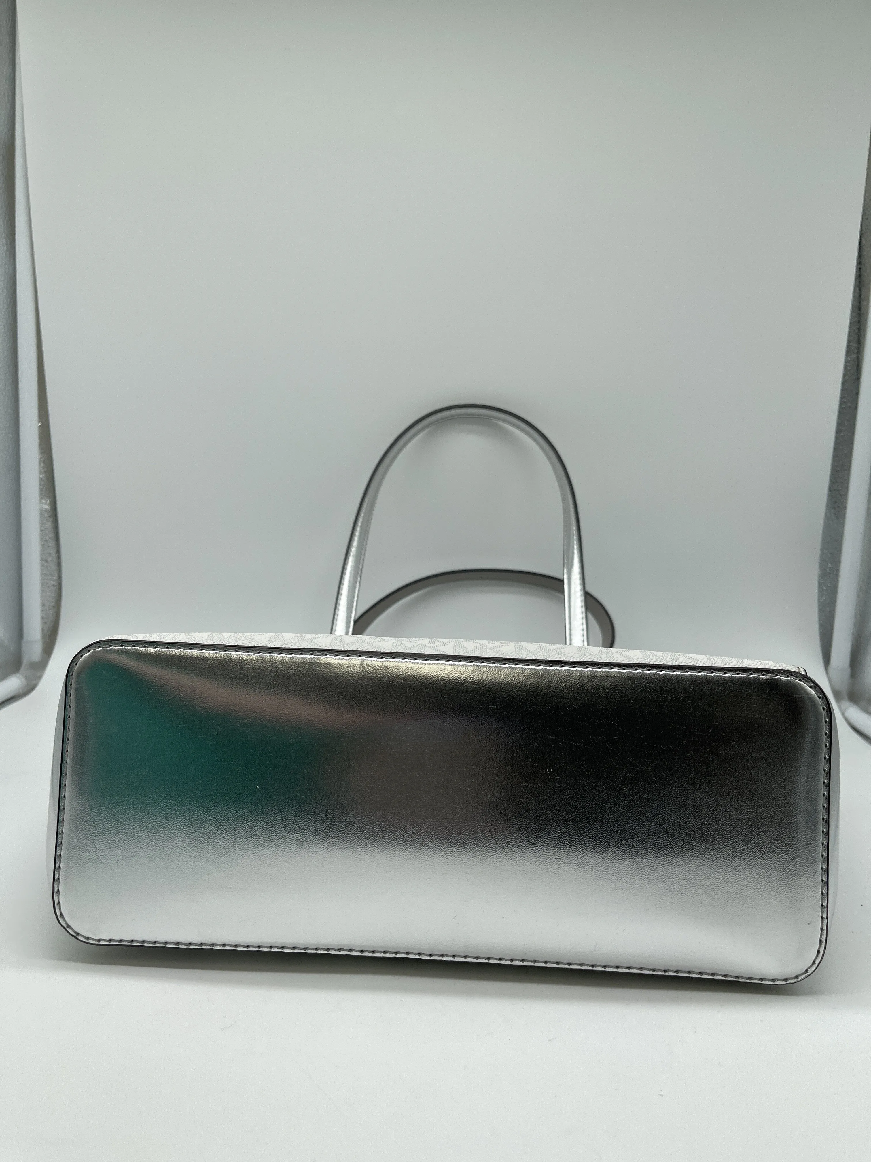 Handbag Designer By Michael Kors  Size: Medium