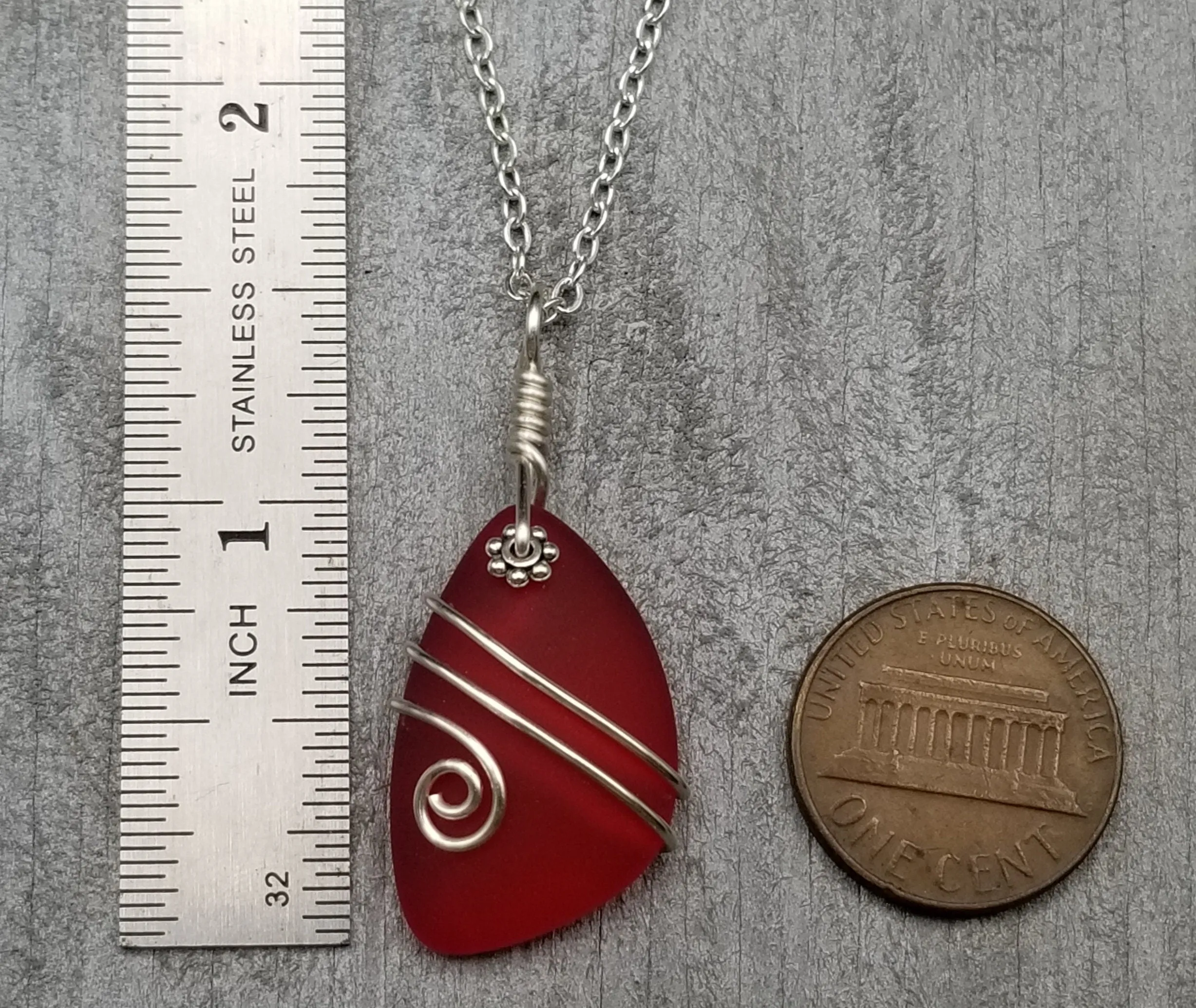 Hawaiian Jewelry Sea Glass Necklace, Wire Red Necklace, Unique Beach Sea Glass Jewelry Birthday Gift (January Birthstone Jewelry For Women)