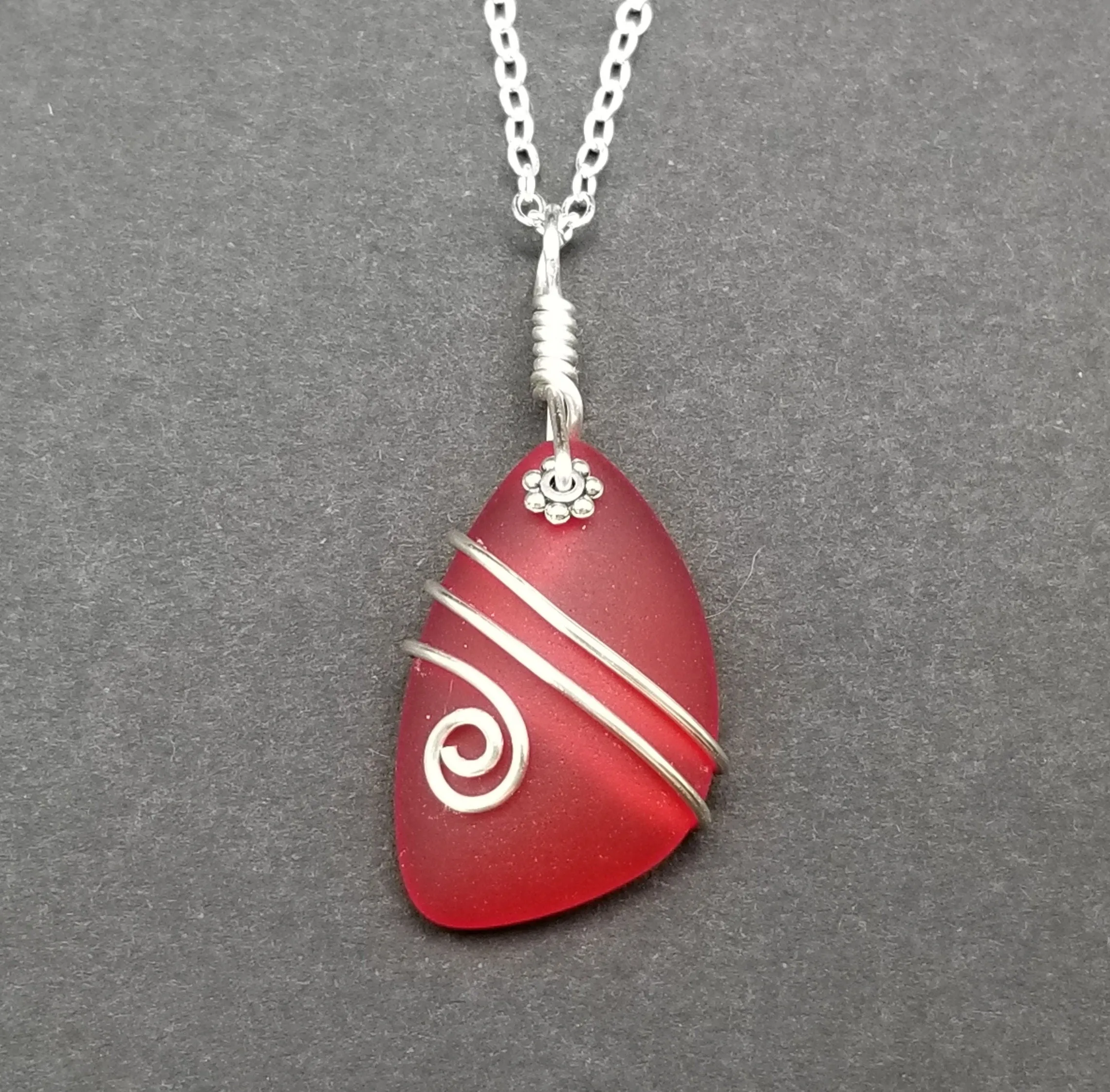 Hawaiian Jewelry Sea Glass Necklace, Wire Red Necklace, Unique Beach Sea Glass Jewelry Birthday Gift (January Birthstone Jewelry For Women)
