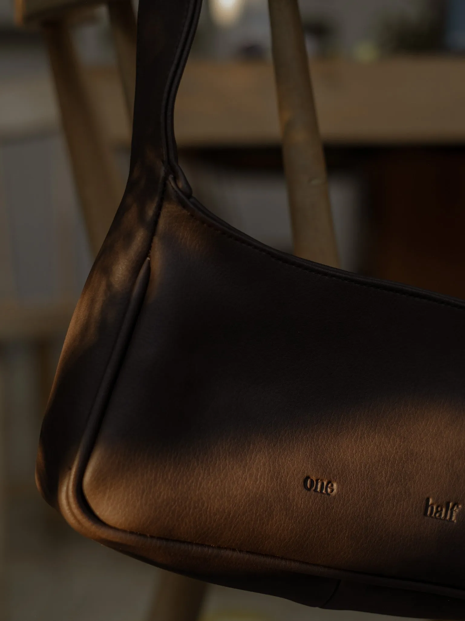 IT SHOULDER BAG  - ESPRESSO