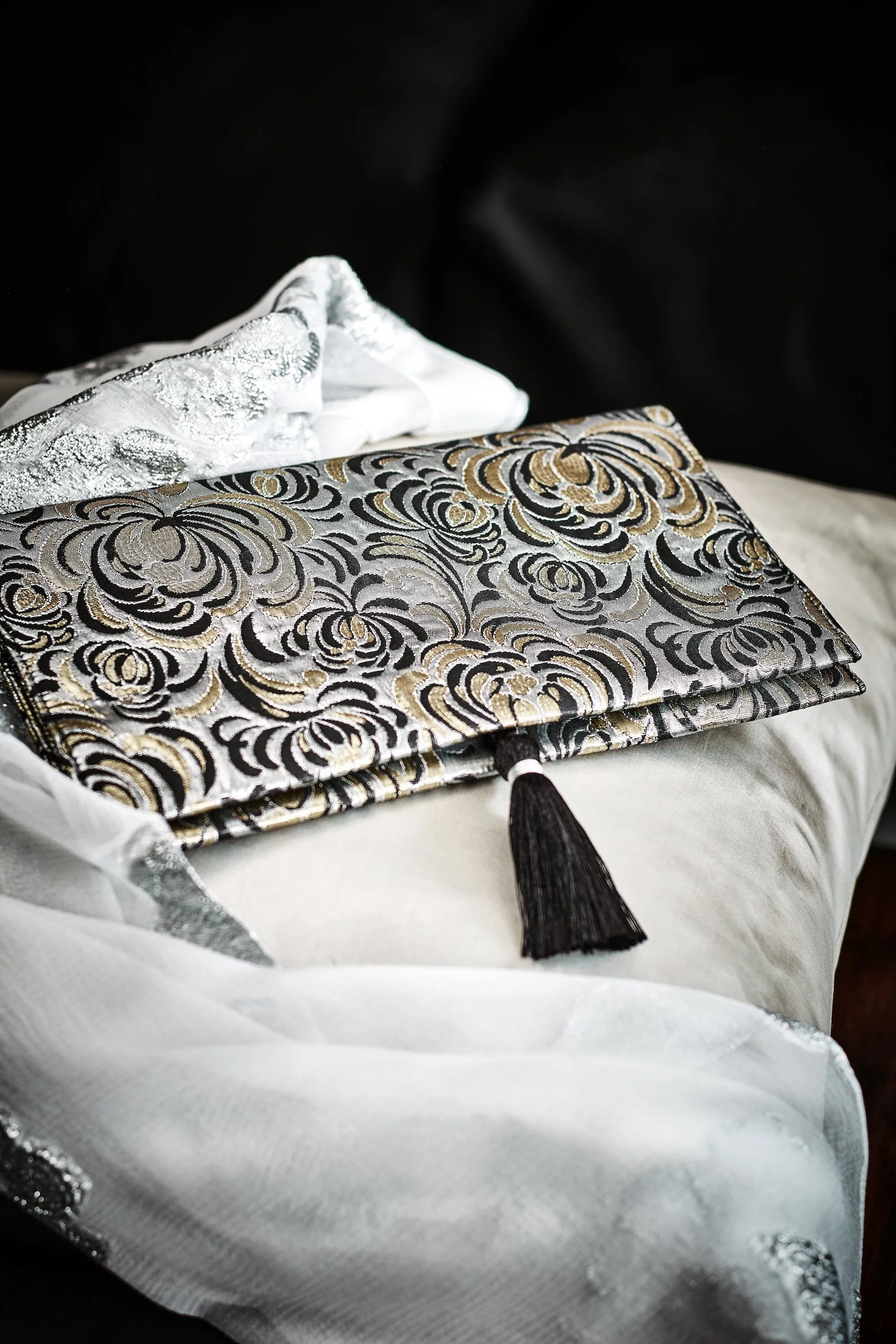 Jacquard Clutch