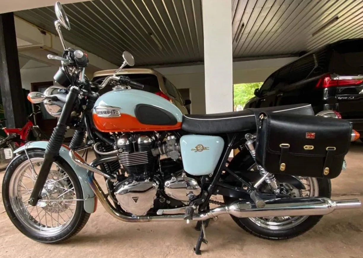 KB-TRLSB - Triumph Bonneville Latched Saddle Bag w/ Union Jack Pin