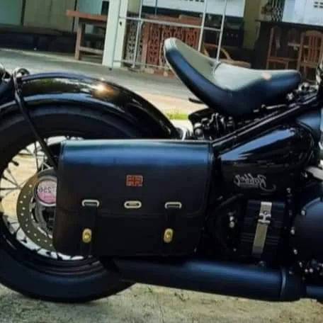 KB-TRLSB - Triumph Bonneville Latched Saddle Bag w/ Union Jack Pin