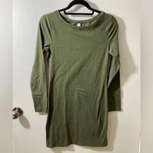Lole’ long sleeve dress in olive green woman’s Sz XS.  F-01