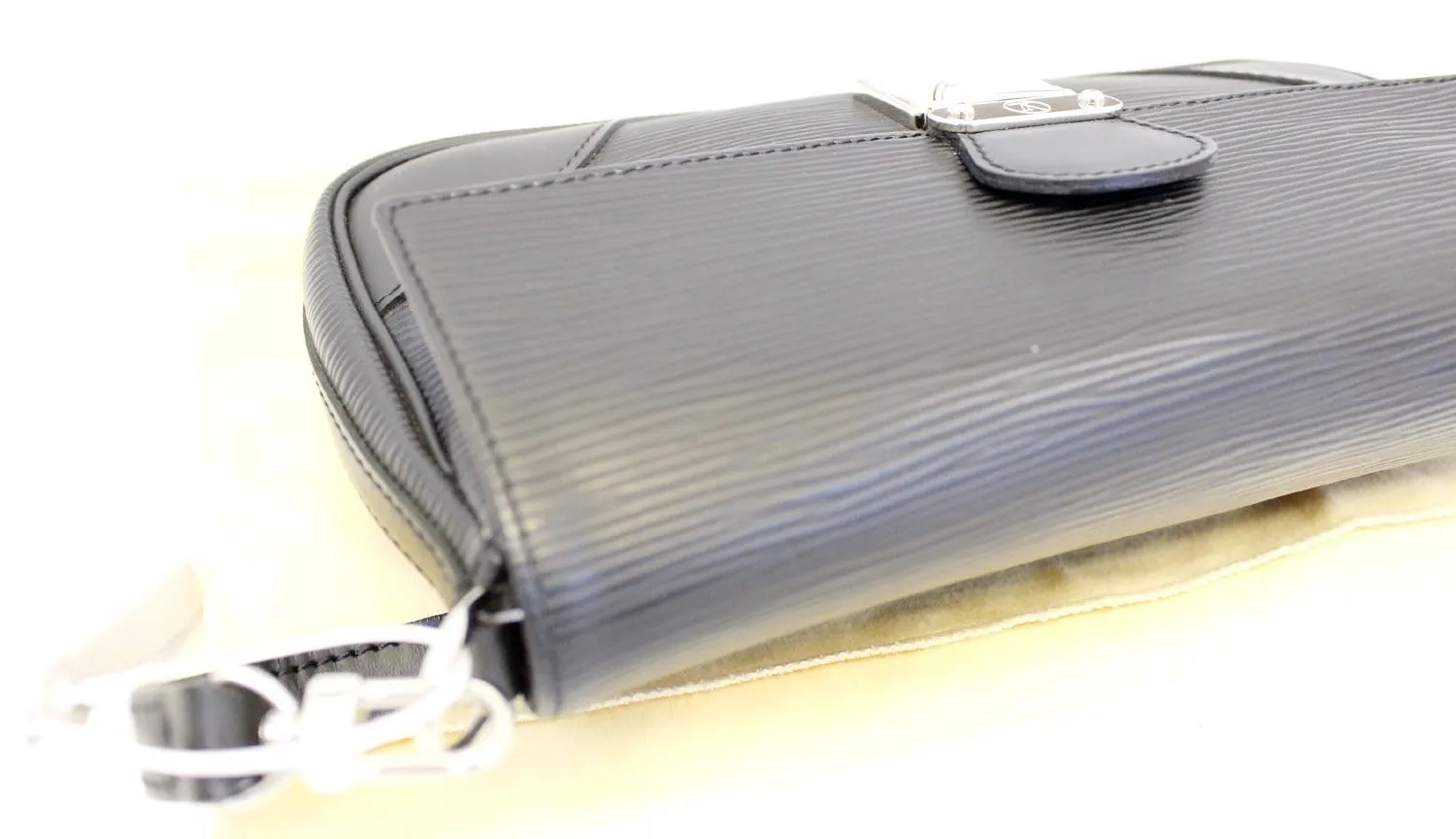 LOUIS VUITTON Black Epi Leather Segur Pochette Bag