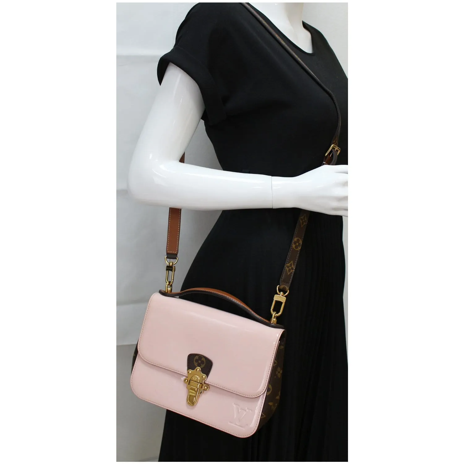 LOUIS VUITTON Cherrywood BB Patent Leather Shoulder Bag Rose Ballerine - 25% OFF