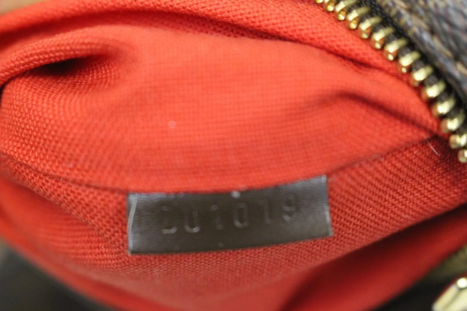LOUIS VUITTON Damier Ebene Bloomsbury GM Shoulder Bag