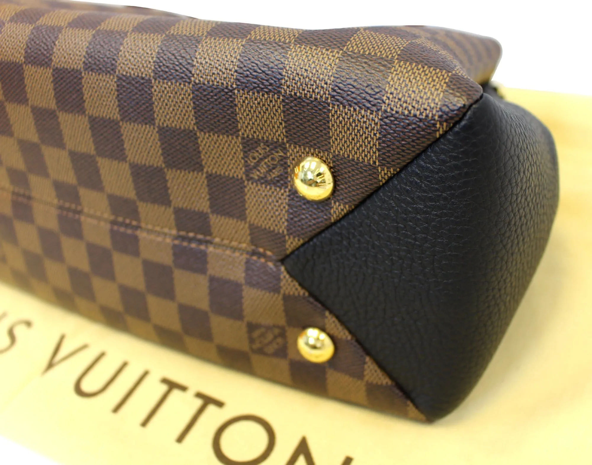 LOUIS VUITTON Damier Ebene Brittany Shoulder Bag