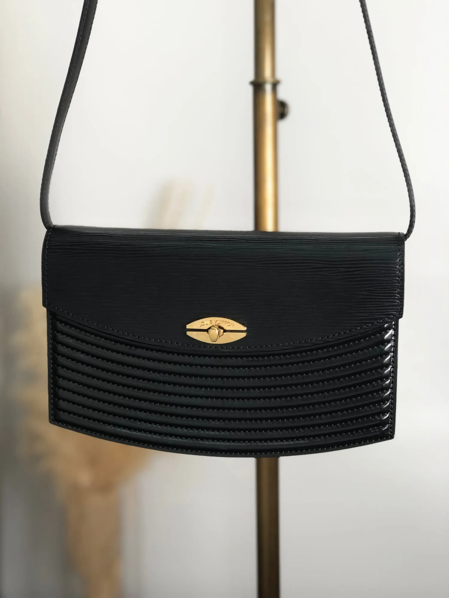 LOUIS VUITTON Epi Shoulder bag Black M52562 Vintage vdkgmn