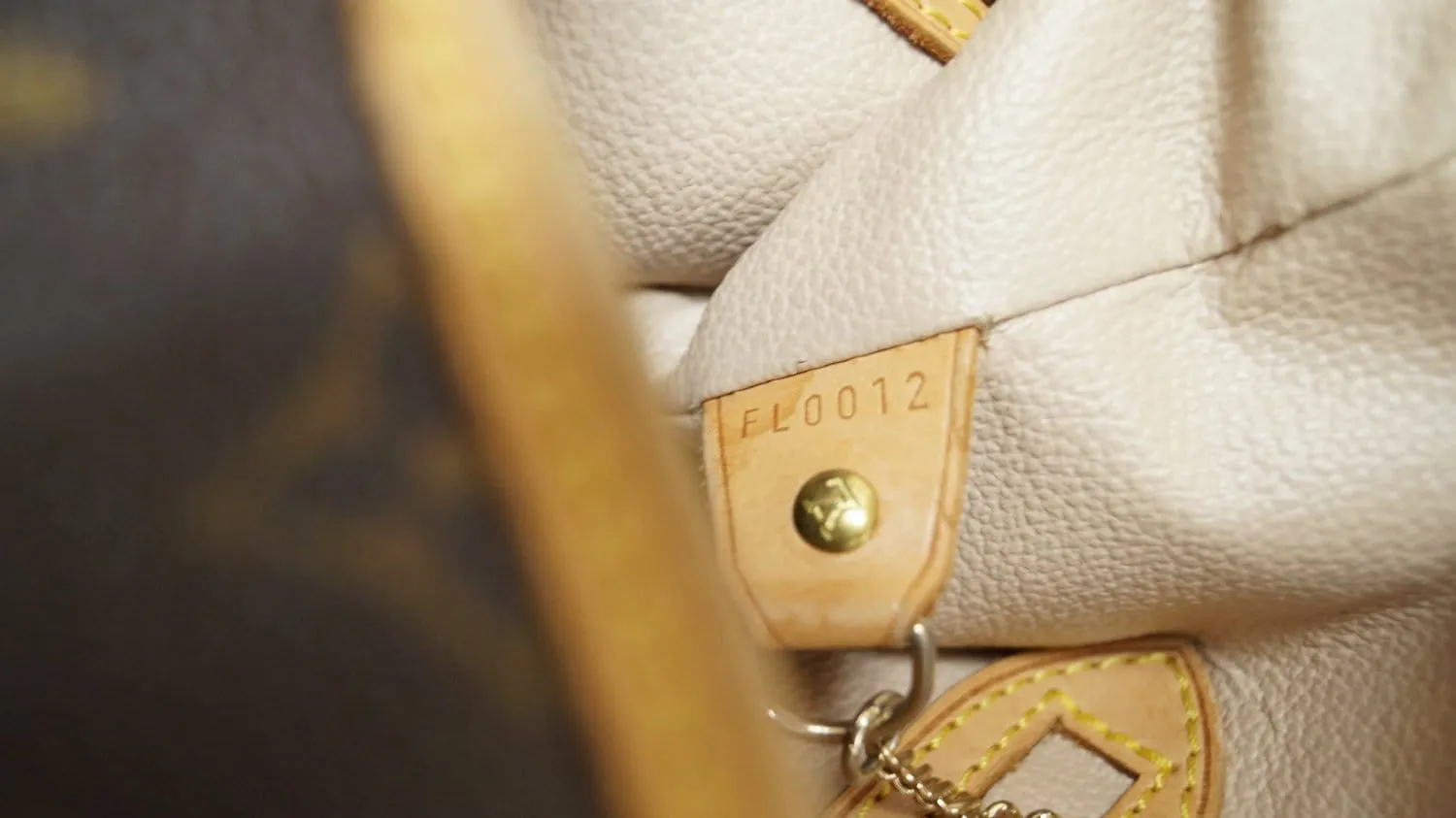 LOUIS VUITTON Monogram Canvas Brown Bucket GM Shoulder Bag