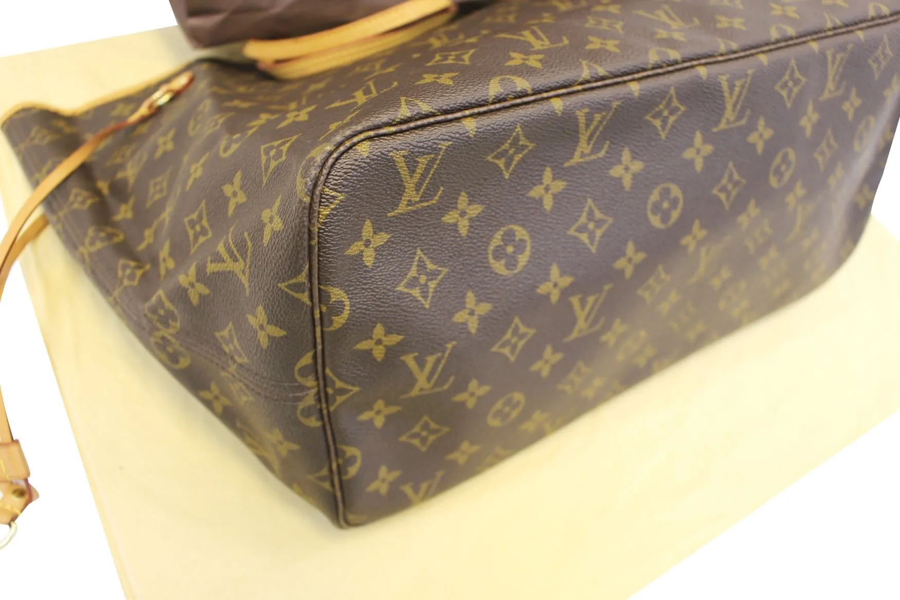 LOUIS VUITTON Monogram Canvas Brown Neverfull GM Shoulder Bag