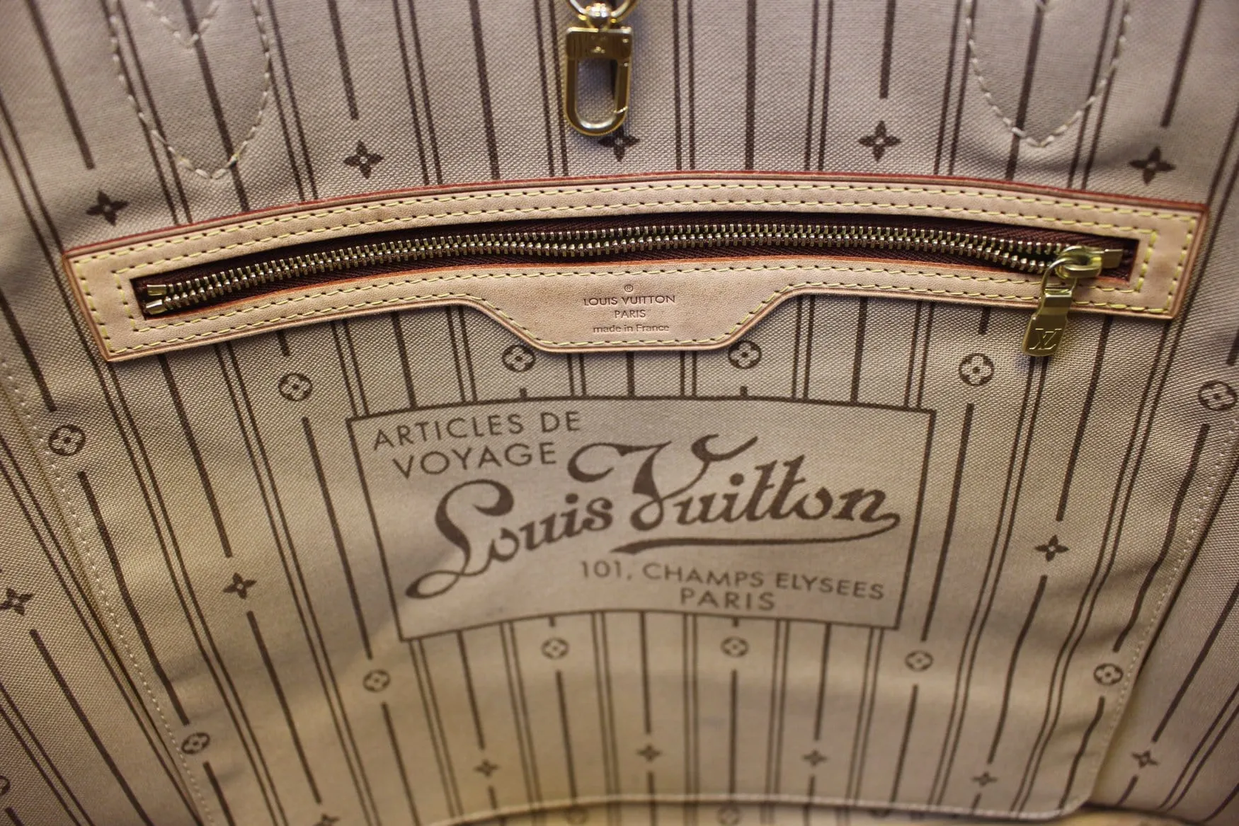 LOUIS VUITTON Monogram Canvas Brown Neverfull GM Shoulder Bag