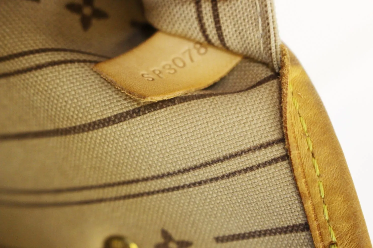 LOUIS VUITTON Monogram Canvas Neverfull MM Brown Tote Bag