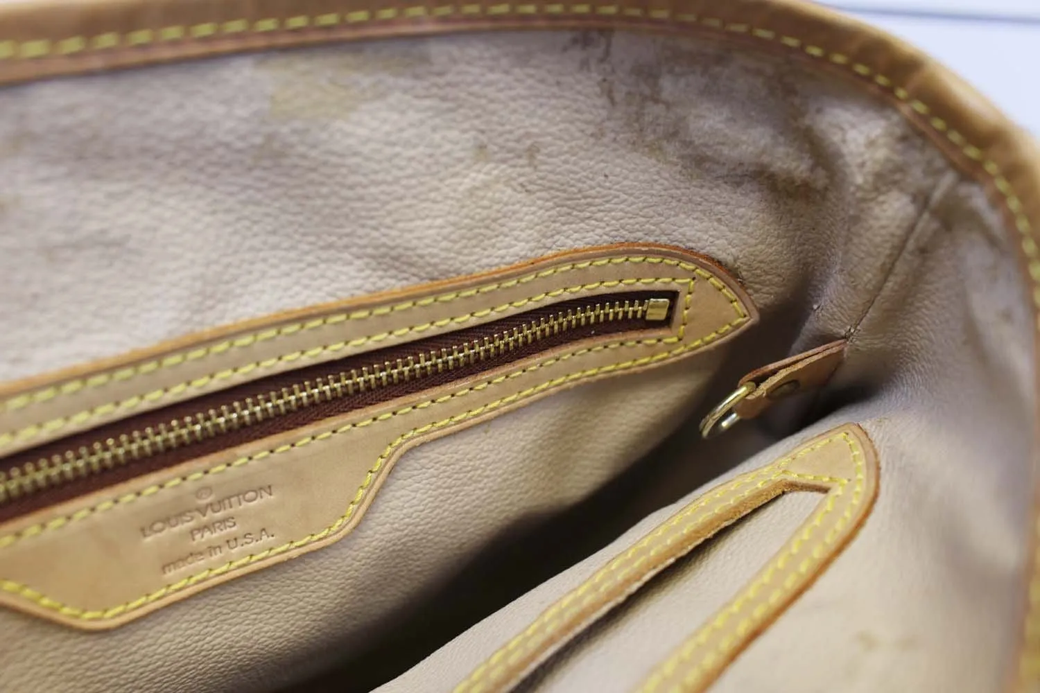 LOUIS VUITTON Monogram Canvas Petit Bucket Shoulder Bag