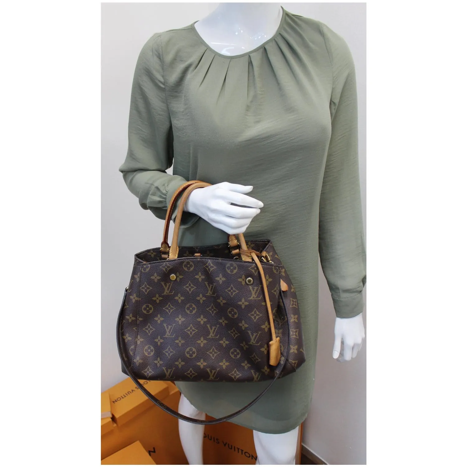 LOUIS VUITTON Montaigne MM Monogram Canvas Shoulder Bag Brown