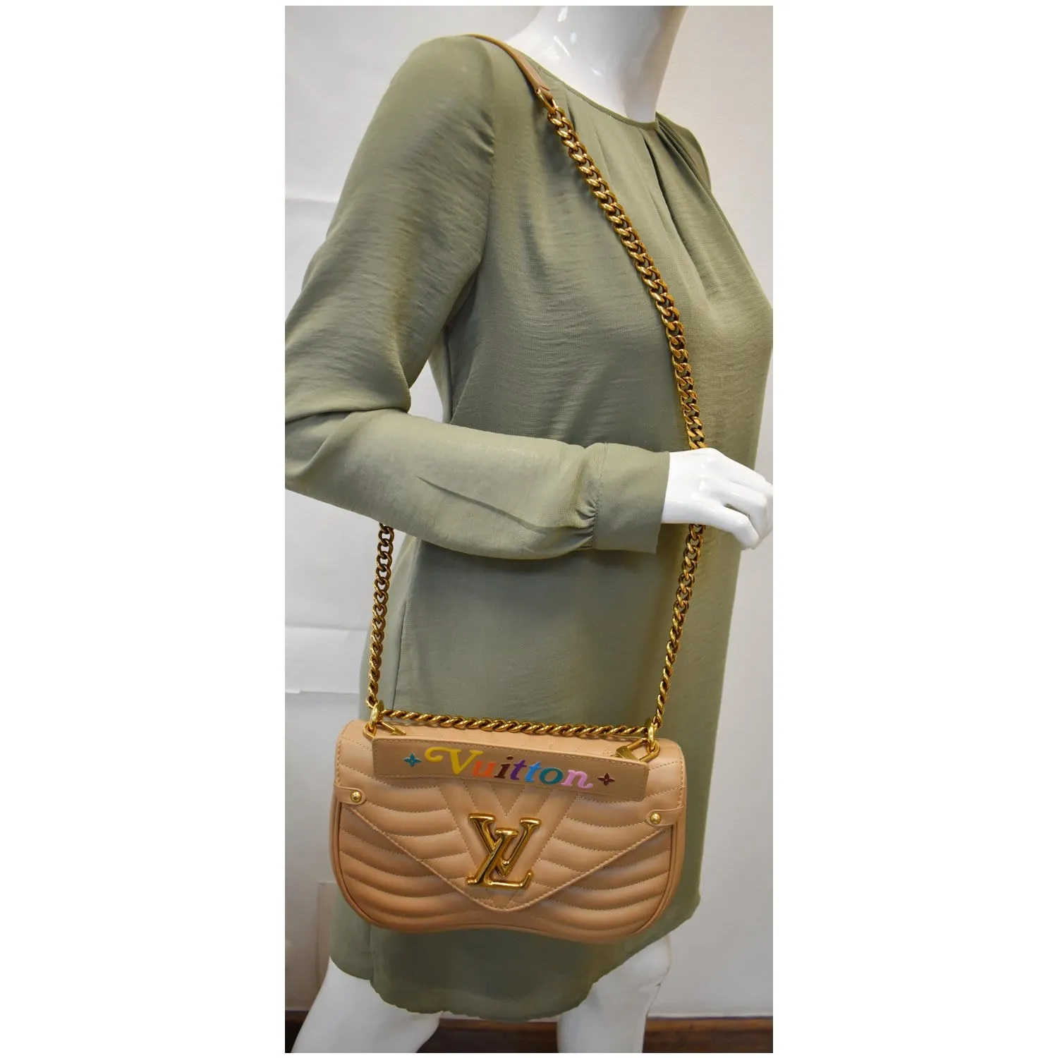 LOUIS VUITTON New Wave Chain MM Calfskin Leather Shoulder Bag Beige