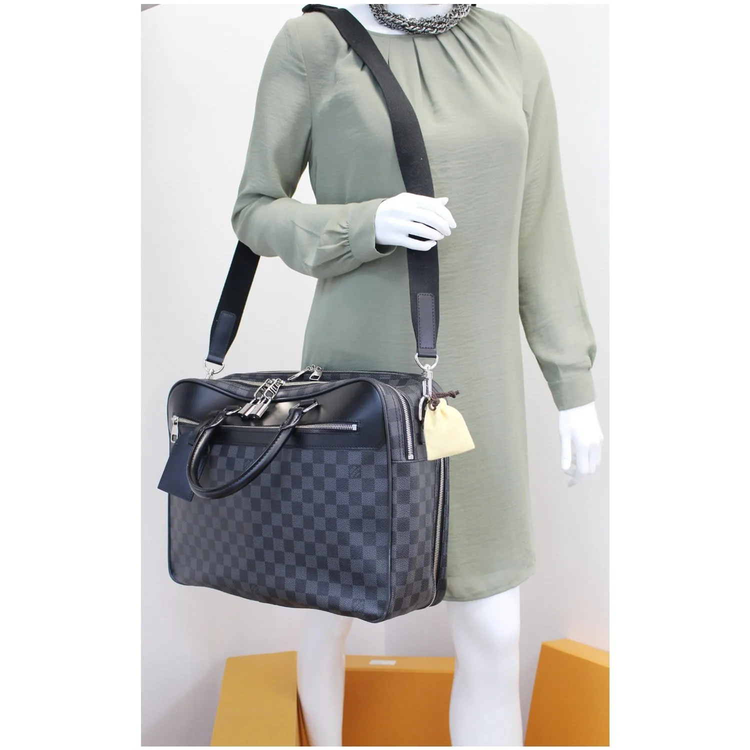 LOUIS VUITTON Overnight Damier Graphite Business Travel Bag Black