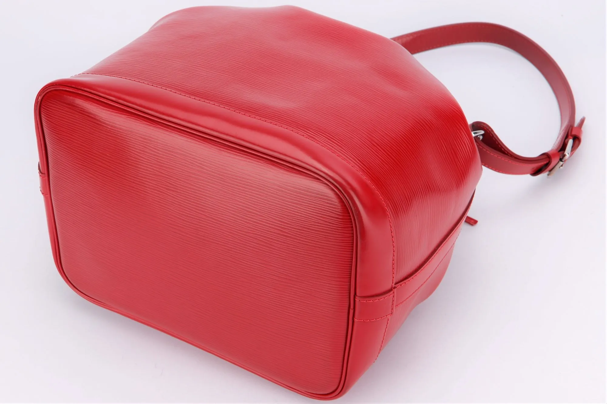 Louis Vuitton Petit Néonoé Red Epi Leather Bucket Bag (TJ1183), Silver Hardware, with Dust Cover